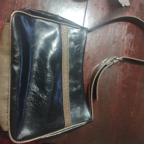 Jaclyn Smith Black Leather Purse - Picture 2 of 6